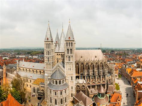 wandelen in doornik|Wandeling Doornik (6 km): Bezoek Tournai belfort,。